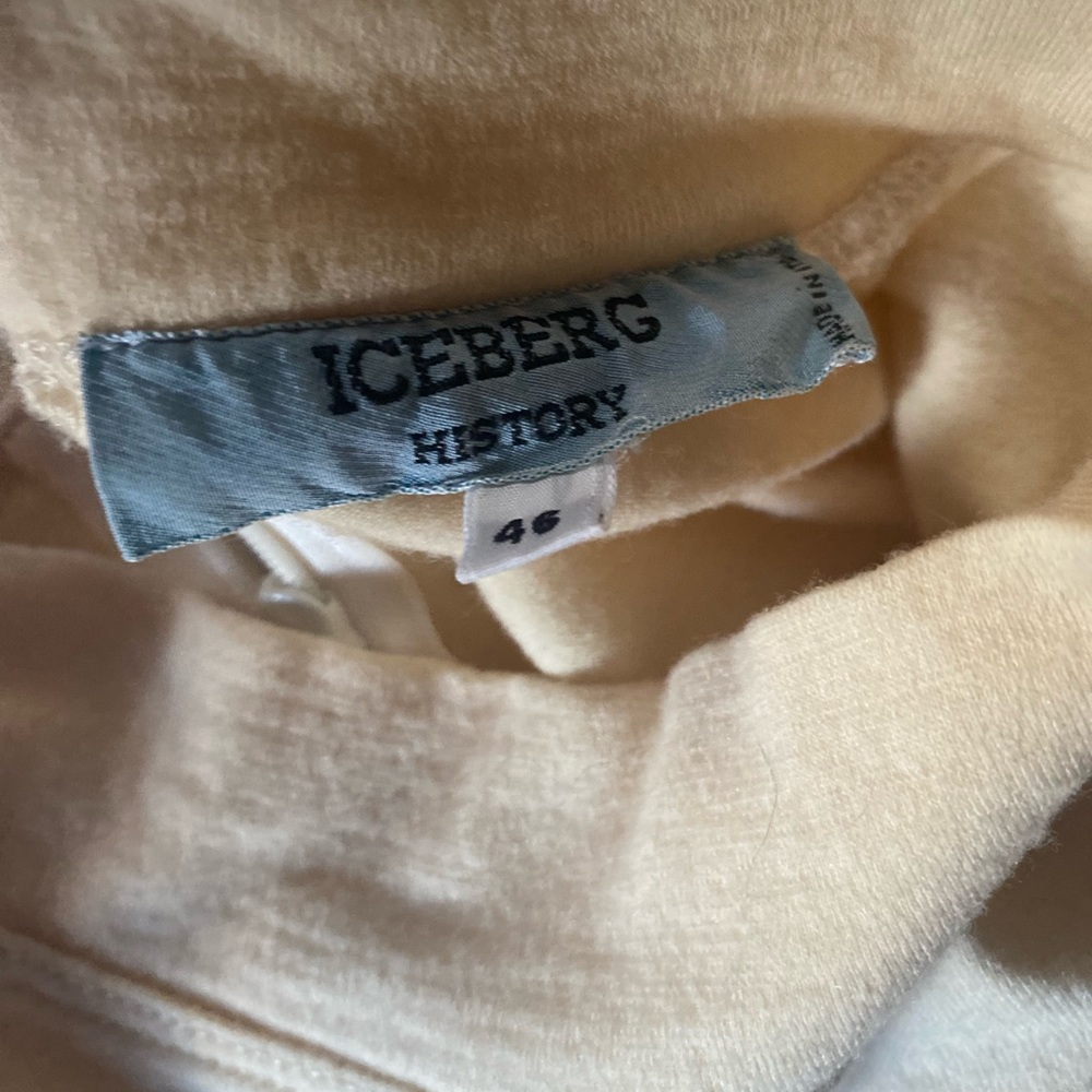 Iceberg sweater with Pepe la pew - Picture 3 of 15